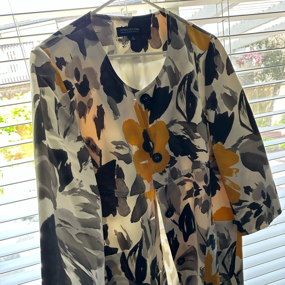 Jones New York beautiful 3/4 sleeve satin spring coat